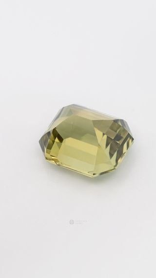 Apple Green Chrysoberyl thumbnail 4