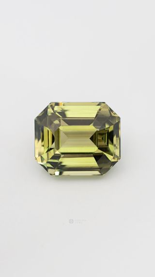 Apple Green Chrysoberyl thumbnail 1