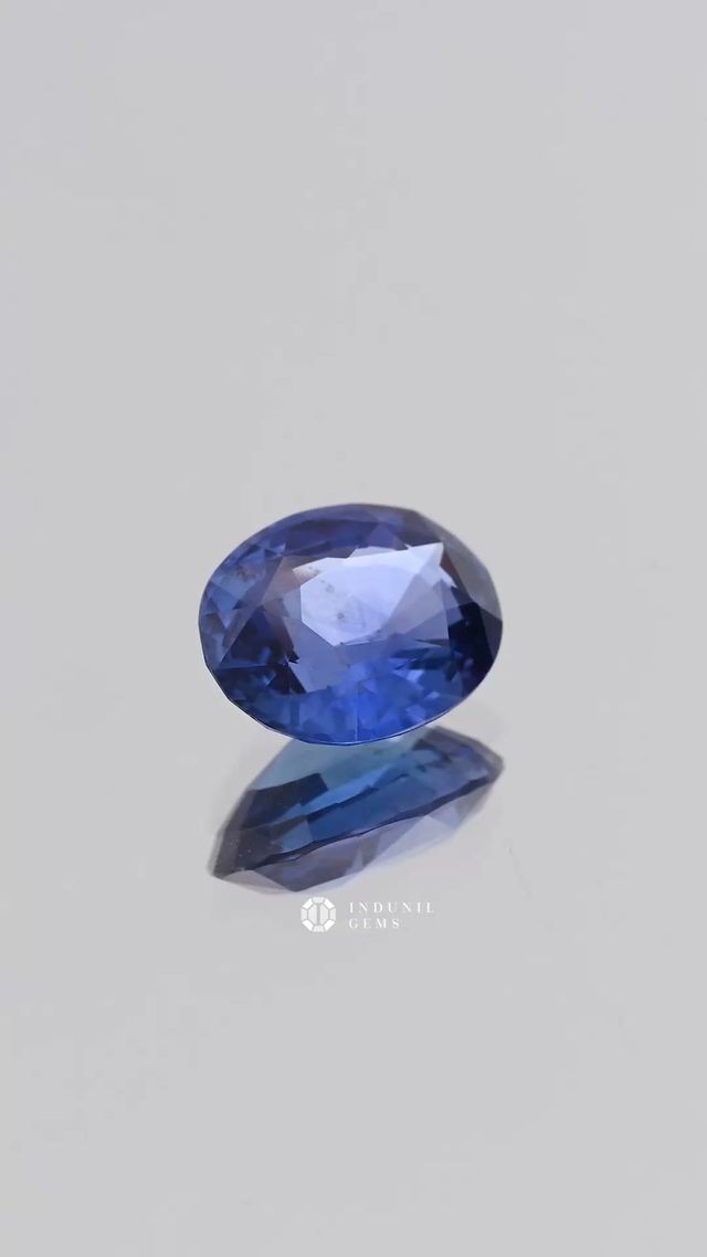 Natural Blue Sapphire, Oval