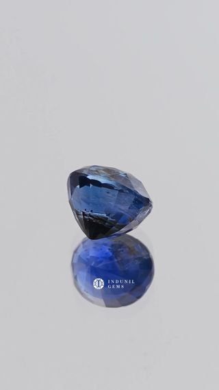 Natural Blue Sapphire, Oval thumbnail 7