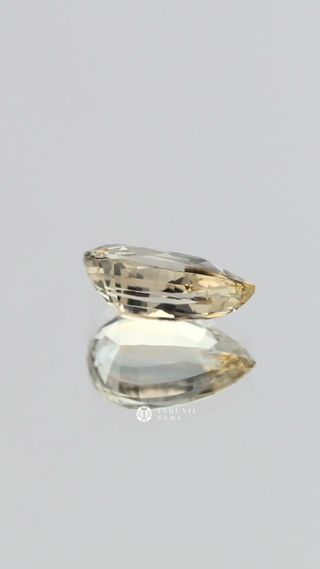 Natural Yellow Sapphire, Pear thumbnail 7